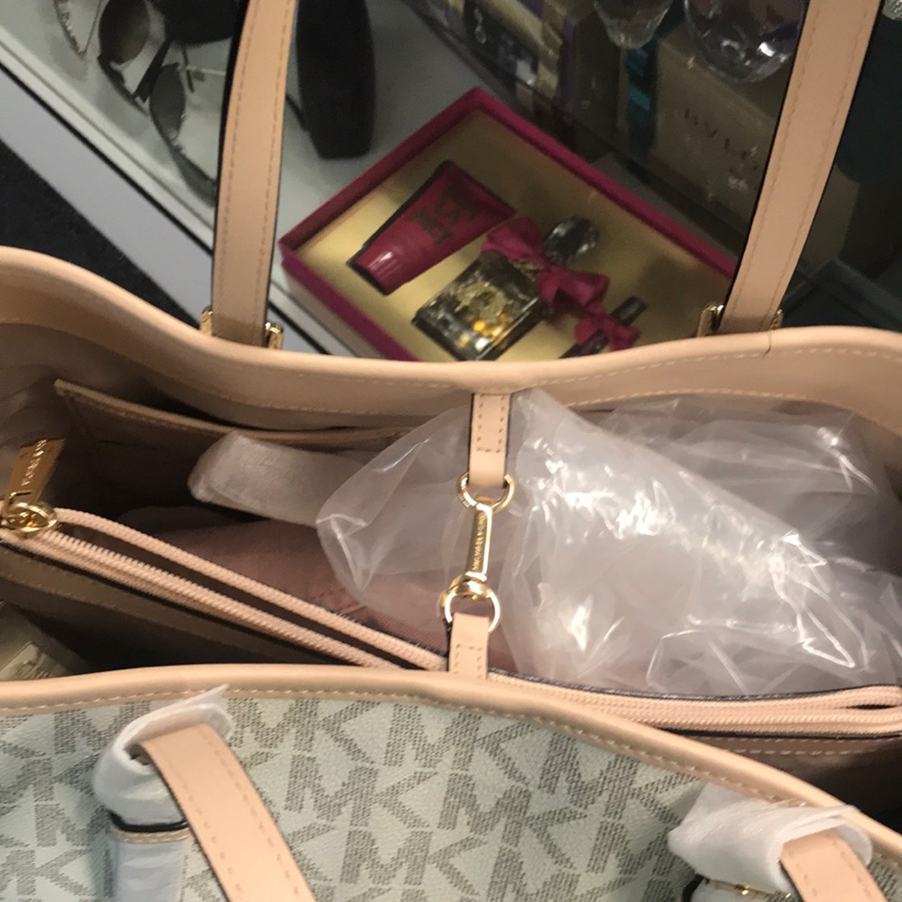 MK bag๐๐๐ - Picture 3 of 4